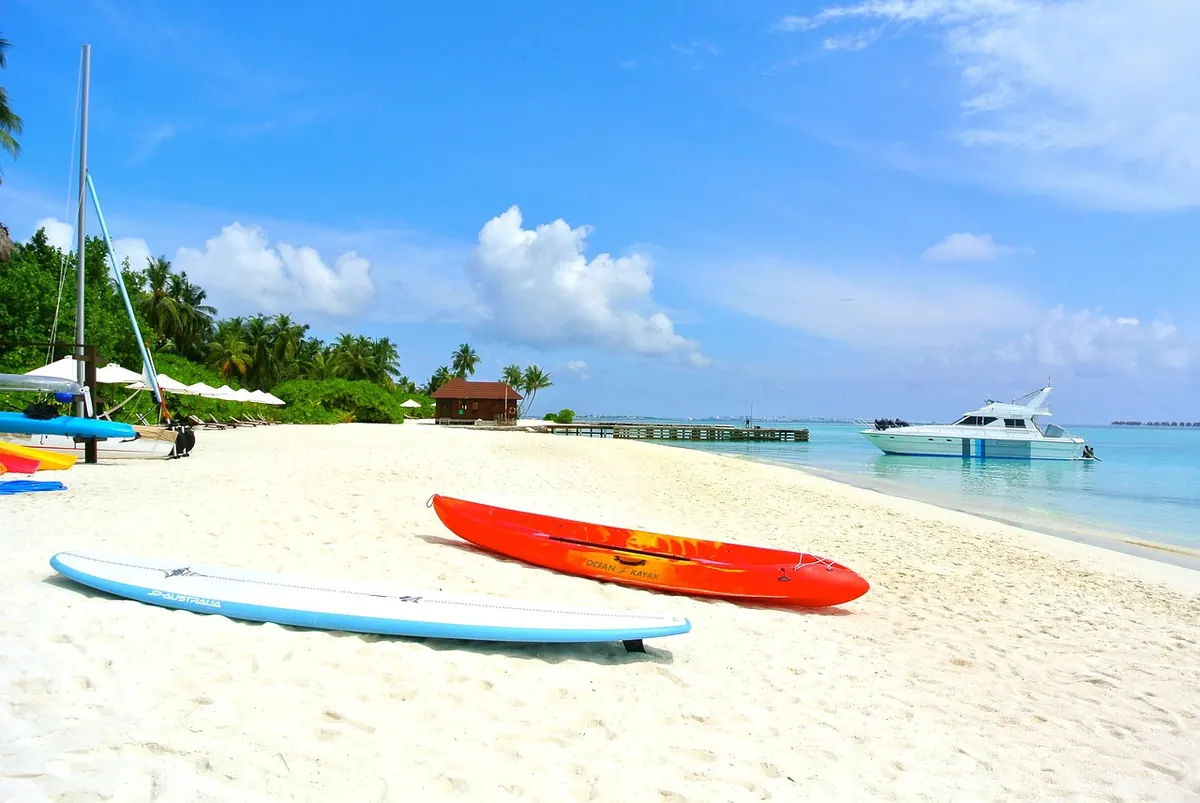 Sea Kayak or Stand-Up Paddleboard? Choosing for Your Coastline